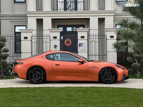 Maserati GranTurismo 2024 - фото 19