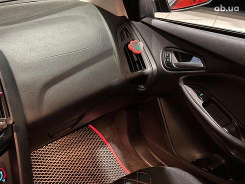 Ford Focus 2015 красный - фото 16