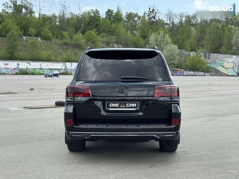 Toyota Land Cruiser 2017 - фото 6