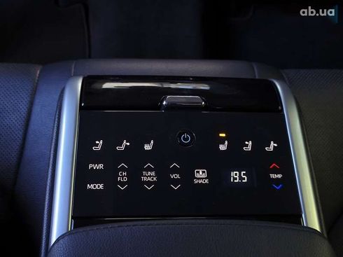 Toyota Camry 2021 - фото 12