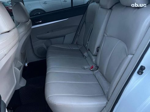 Subaru Legacy 2010 белый - фото 31