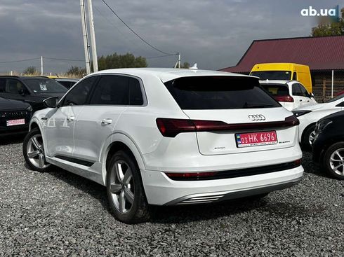 Audi E-Tron 2021 - фото 10