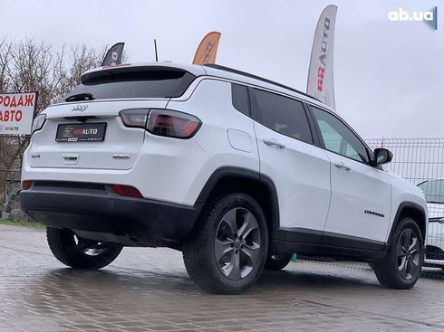 Jeep Compass 2021 - фото 14