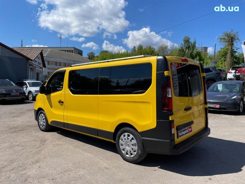 Renault Trafic 2017 желтый - фото 5