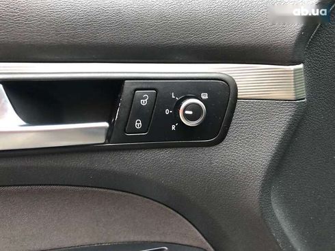 Volkswagen Touran 2010 - фото 17