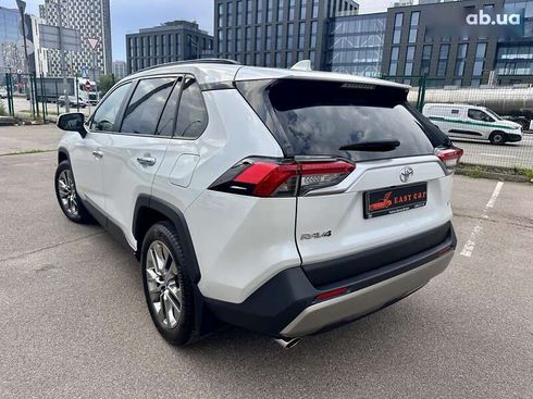Toyota RAV4 2023 - фото 18