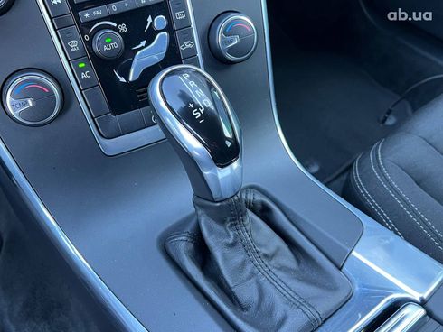 Volvo V60 2014 белый - фото 29