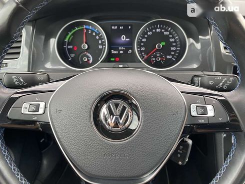 Volkswagen e-Golf 2020 - фото 22