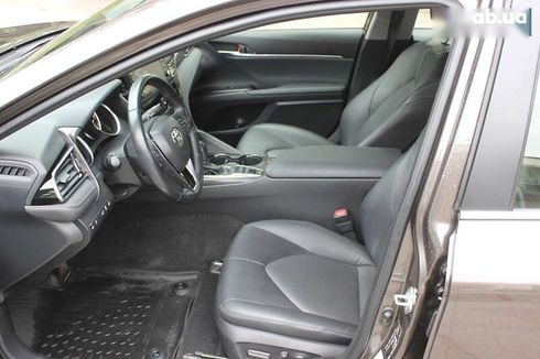 Toyota Camry 2023 - фото 25
