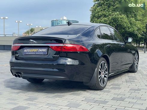 Jaguar XF 2016 - фото 23
