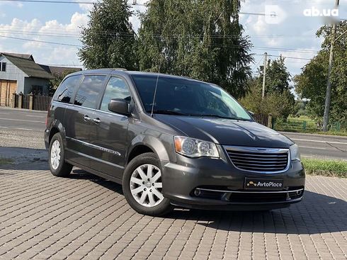 Chrysler town&country 2016 - фото 8