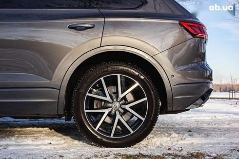 Volkswagen Touareg 2019 - фото 17