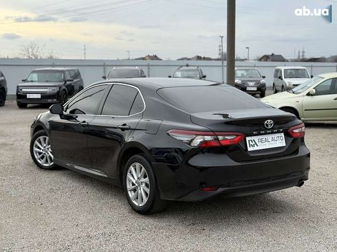 Toyota Camry 2021 - фото 3