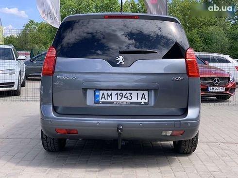 Peugeot 5008 2011 - фото 16