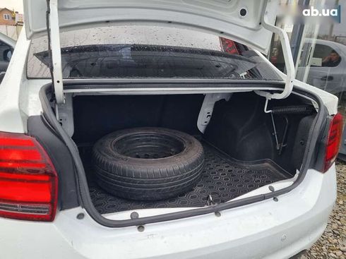 Renault Logan 2018 - фото 15