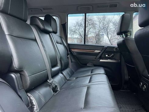 Mitsubishi Pajero Wagon 2012 - фото 23