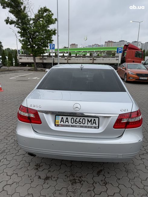 Mercedes-Benz E-Класс 2010 - фото 7