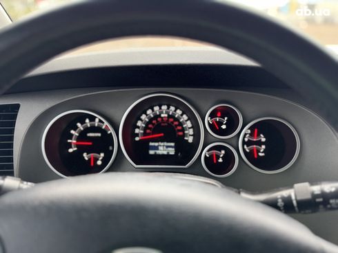 Toyota Sequoia 2011 белый - фото 13