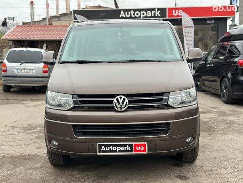 Volkswagen Caravelle 2015 коричневый - фото 3