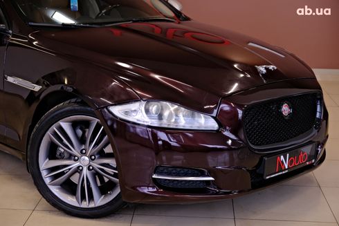 Jaguar XJ 2010 красный - фото 3