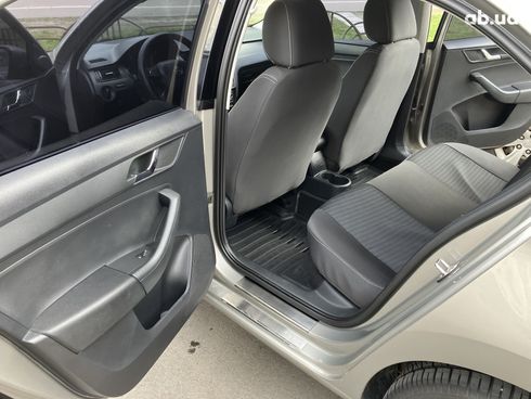 Skoda Rapid 2013 бежевый - фото 4