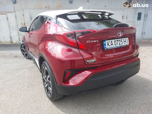 Toyota C-HR 2018 вишневый - фото 9