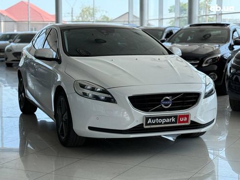Volvo V40 2018 белый - фото 3