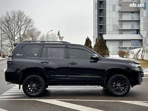 Toyota Land Cruiser Prado 2022 - фото 14