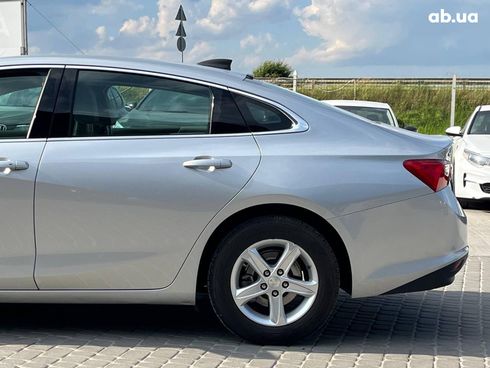 Chevrolet Malibu 2019 серый - фото 5