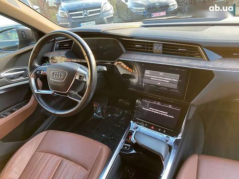 Audi E-Tron 2021 - фото 11
