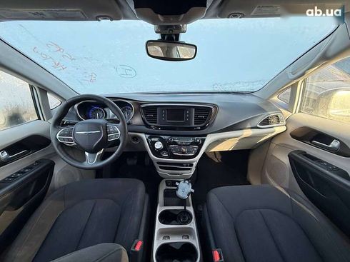 Chrysler Pacifica 2017 - фото 7