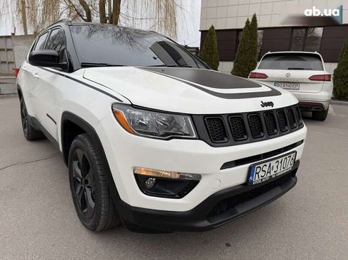 Jeep Compass 2021 - фото 17