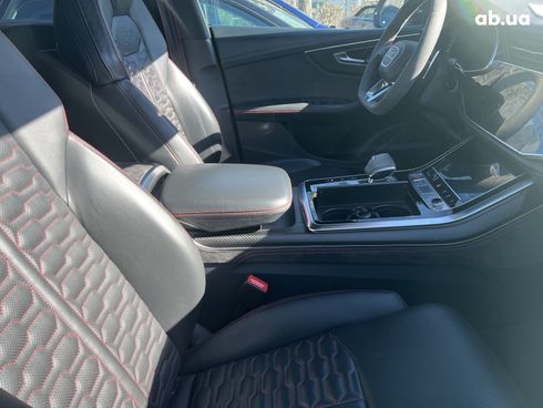 Audi RS Q8 2021 - фото 15