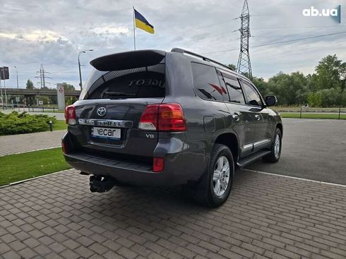 Toyota Land Cruiser 2012 - фото 17