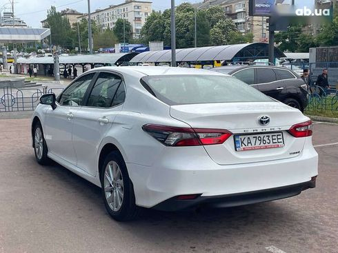 Toyota Camry 2021 - фото 7
