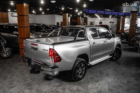 Toyota Hilux 2022 - фото 7