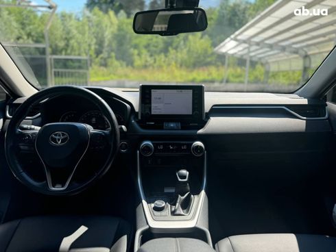 Toyota RAV4 2019 белый - фото 12