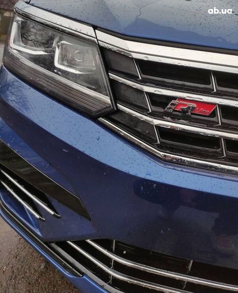 Volkswagen Passat 2016 синий - фото 6