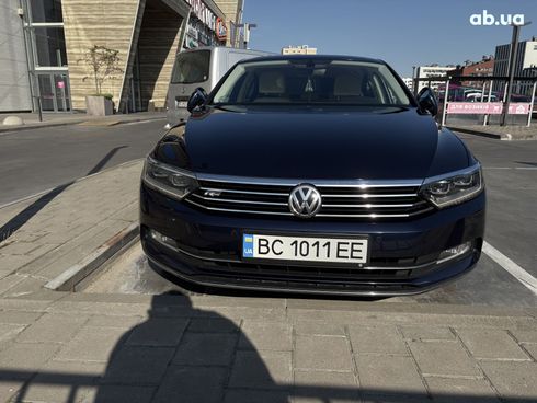 Volkswagen Passat 2017 синий - фото 6