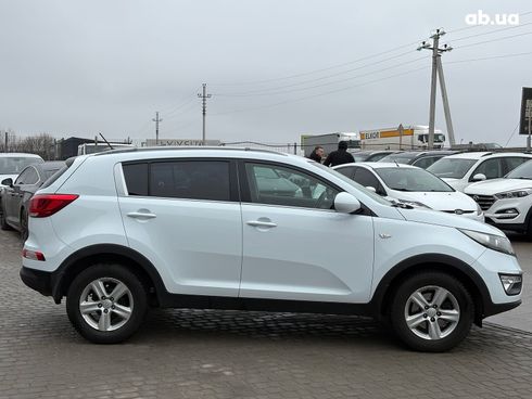 Kia Sportage 2014 белый - фото 18