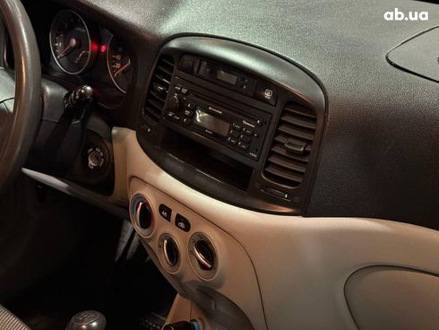 Hyundai Accent 2008 серый - фото 15
