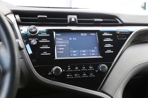 Toyota Camry 2019 - фото 18