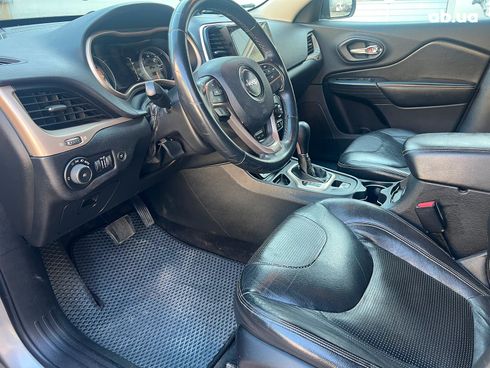 Jeep Cherokee 2015 серый - фото 28