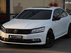 Продаж вживаних Volkswagen Passat 2017 року в Харкові - купити на Автобазарі