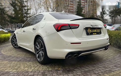 Maserati Ghibli 2019 - фото 10