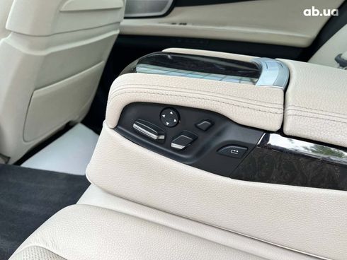 BMW 7 серия 2012 серый - фото 21