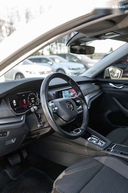 Skoda Octavia 2021 - фото 29