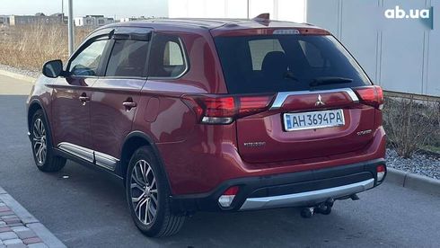 Mitsubishi Outlander 2017 - фото 21