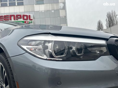 BMW 5 серия 2017 серый - фото 11