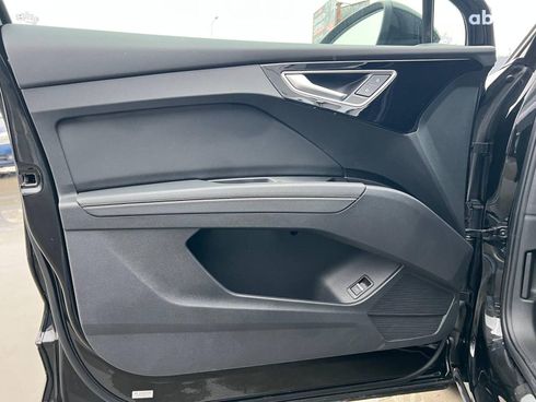 Audi Q4 e-tron 2022 черный - фото 15